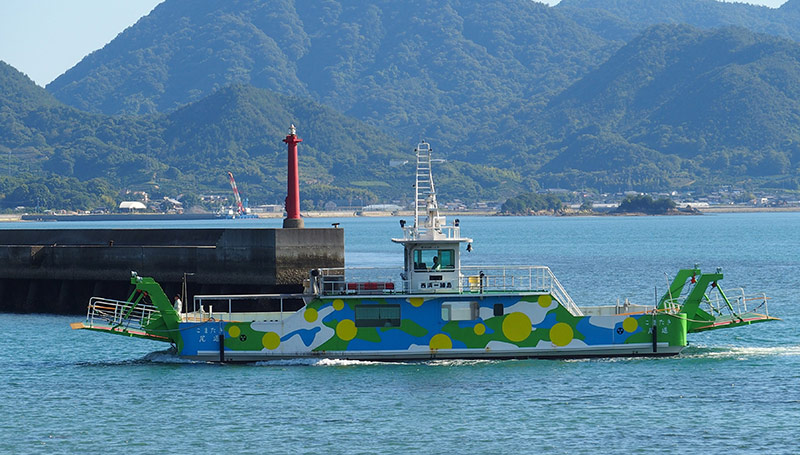 空母型フェリー「こまたき」 尾道市公営渡船　重井西港（因島）～細島