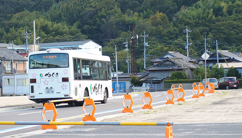 上島町を巡回する町有バス