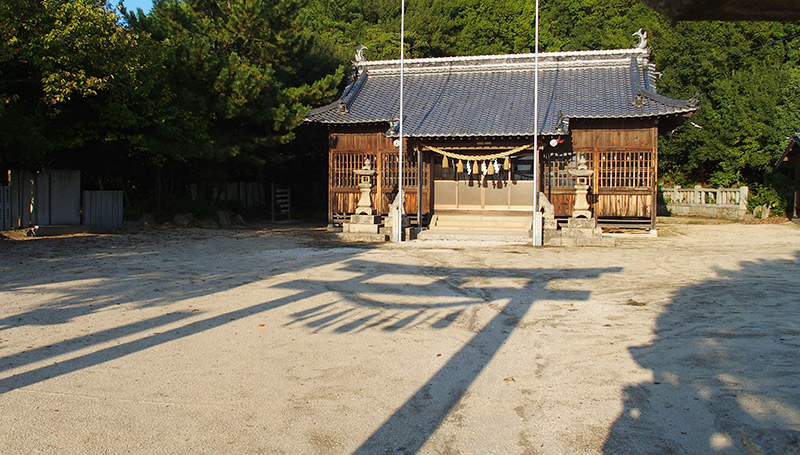 夕暮れ時の高浜八幡神社