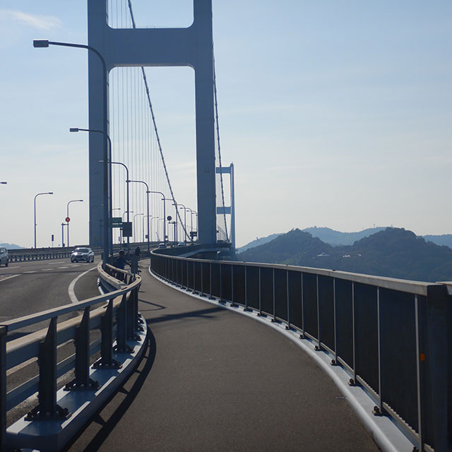 来島海峡大橋の自転車道と歩道