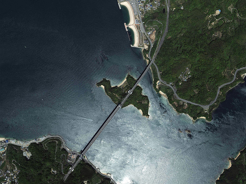 伯方・大島大橋（はかた・おおしまおおはし）の空中写真