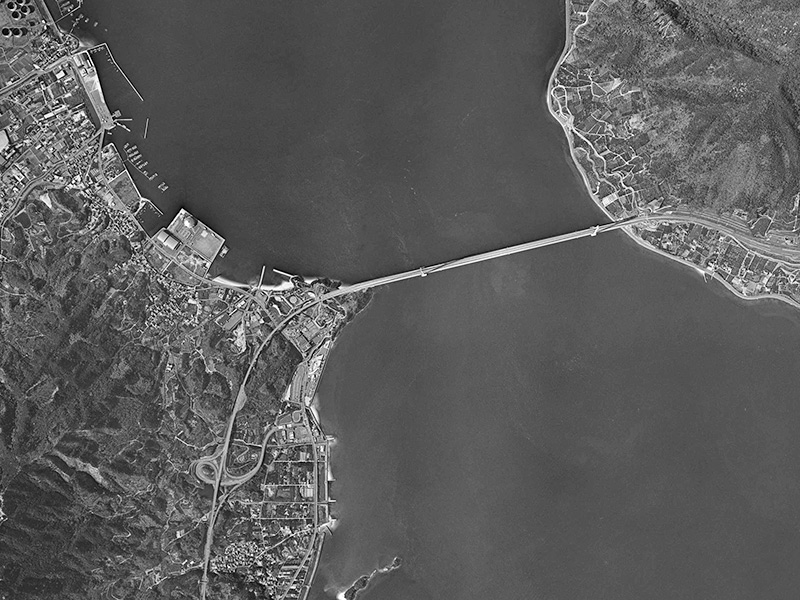来島海峡大橋（くるしまかいきょうおおはし）の空中写真